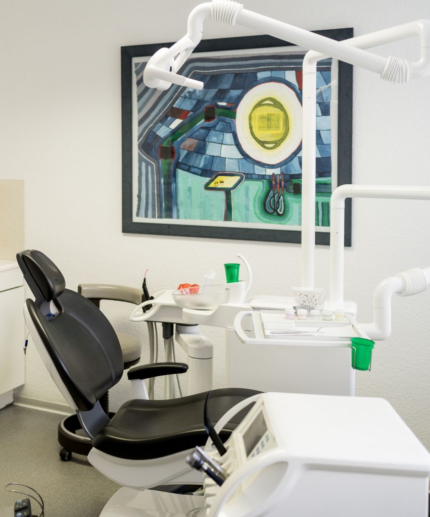 Behandlungsstuhl eines Zahnarztes für CMD